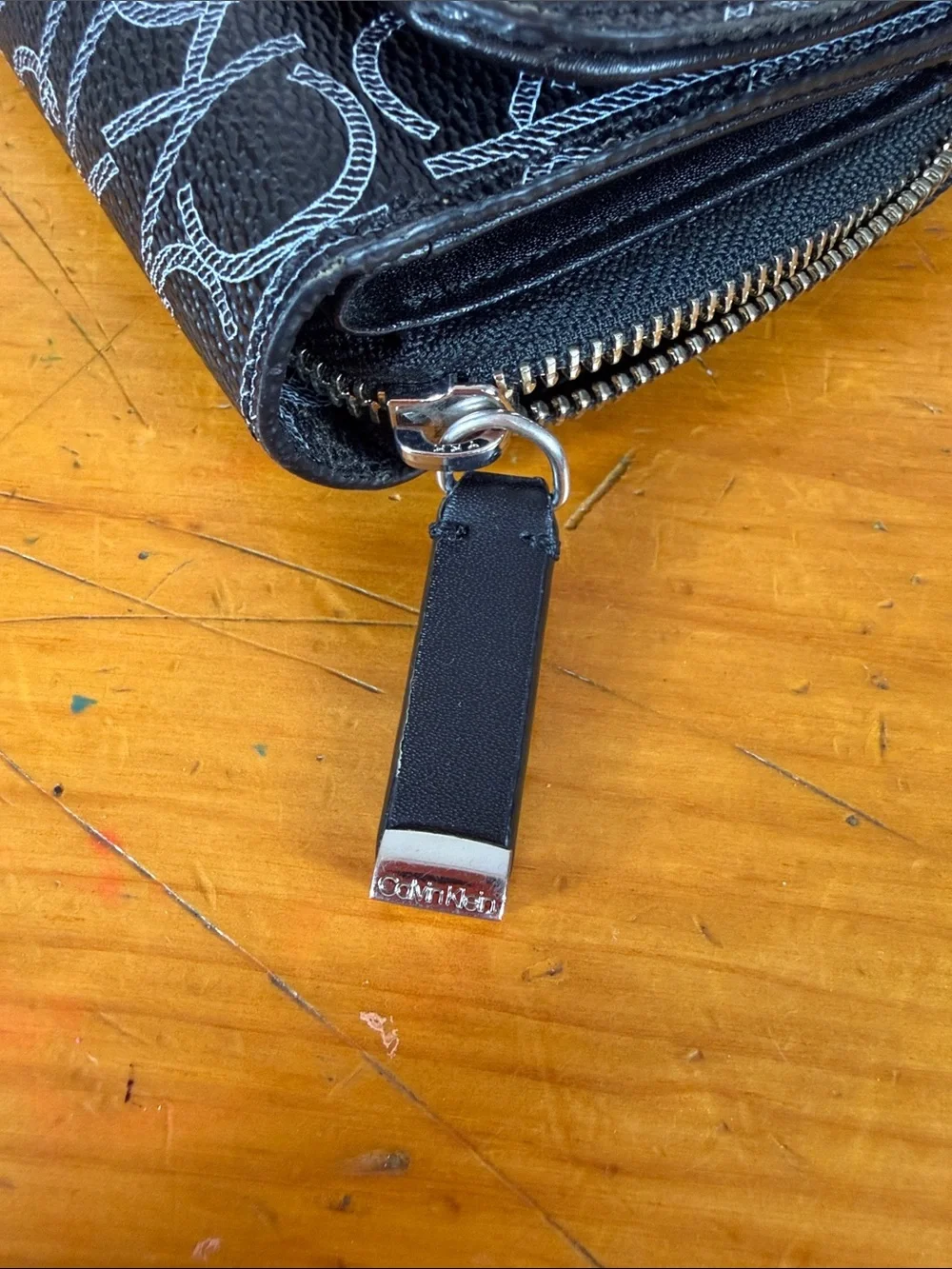 Calvin Klein compact fold